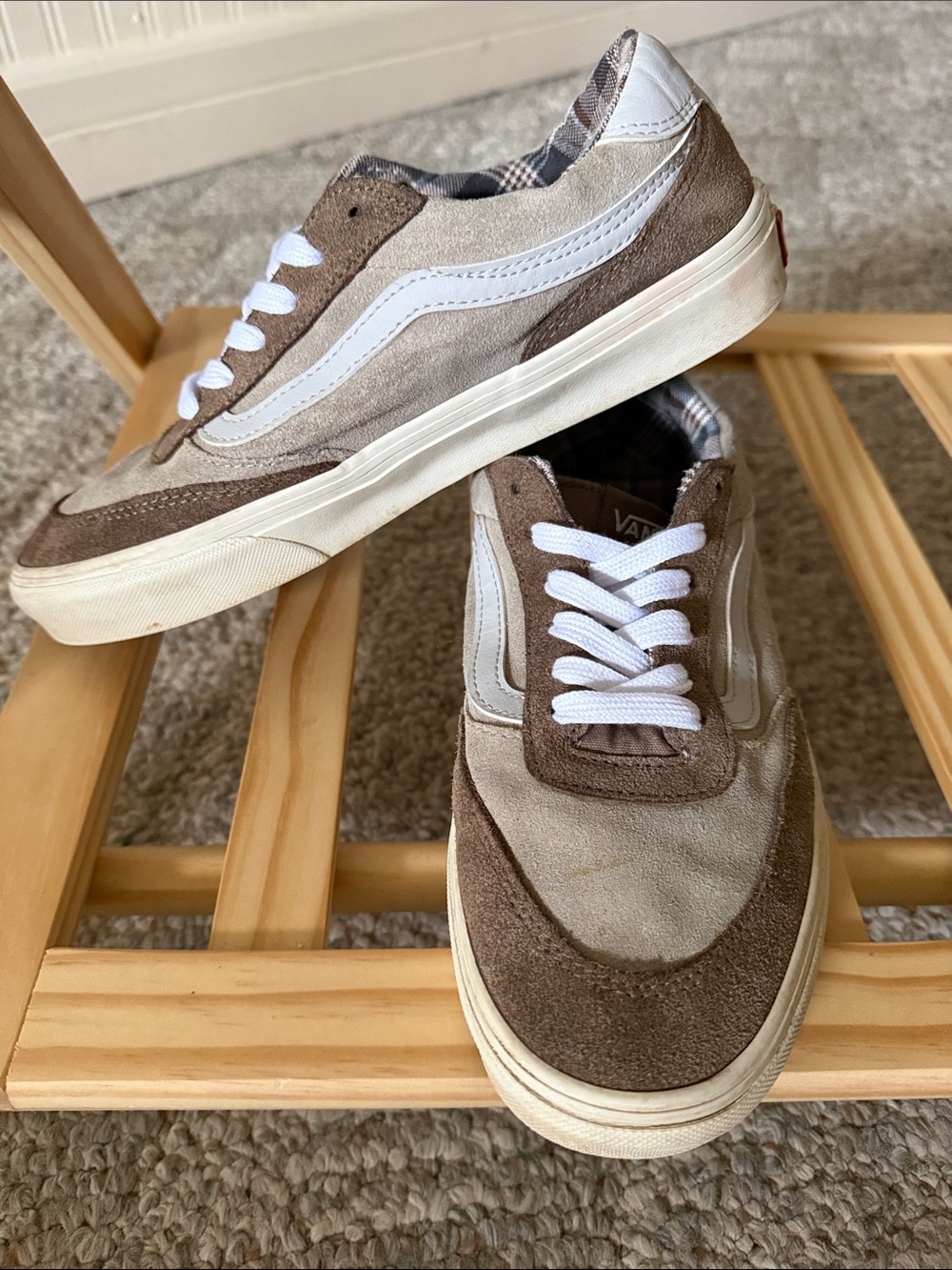 Vans Women’s Old Skool Suede Low-Top Sneakers Tan Brown White EU 41 US 10 UK 7.5